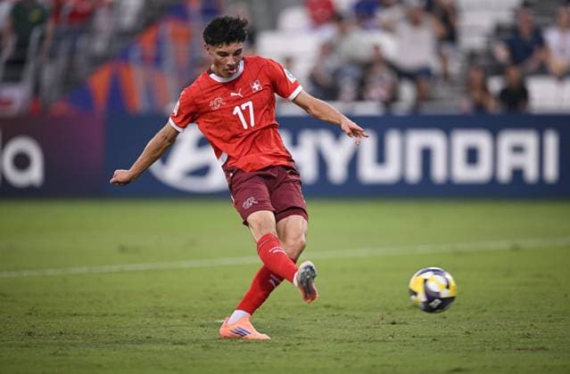 Fussball, Junioren U 17 WM 2025 Doha Katar Sechzehntelfinal 14.11.2025 Spiel 80 Schweiz - Aegypten Ethan Bruchez (Schweiz) erzielt das Tor zum 2-0
