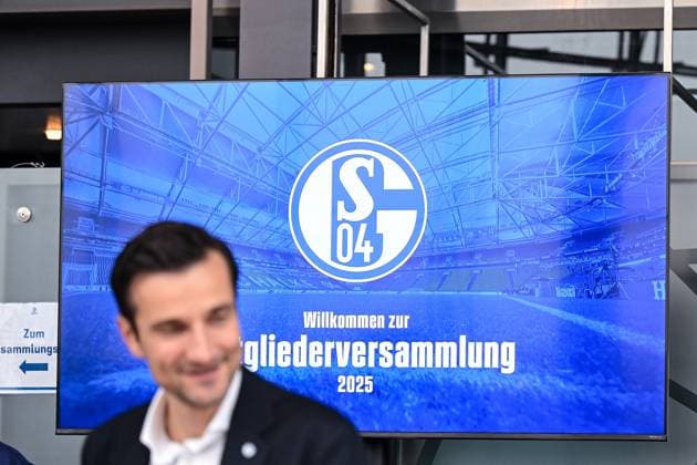 15.11.2025, Fussball, Testspiel, Saison 2025 2026, Mitgliederversammlung 2025 FC Schalke 04, Vorstandsvorsitzender Matthias Tillmann (FC Schalke 04) xRHR-FOTO YYx Copyright: KROEGER RHR-FOTOx RHR-FOTO YY