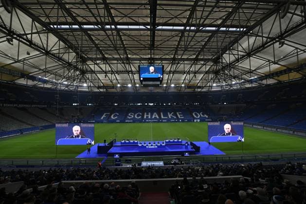Fußball 2. Bundesliga Mitgliederversammlung des FC Schalke 04 am 15.11.2025 in der Veltins Arena in Gelsenkirchen Innenansicht Innenaufnahme der Veltins Arena während der Mitgliederversammlung 2025