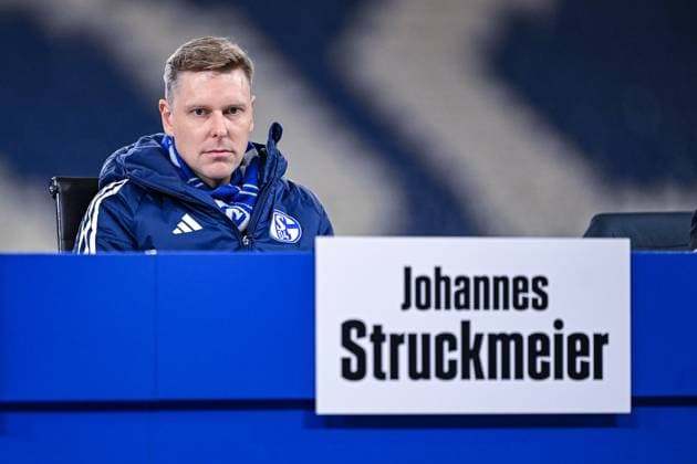 15.11.2025, Fussball, Testspiel, Saison 2025 2026, Mitgliederversammlung 2025 FC Schalke 04, Kandidat Aufsichtsrat Johannes Struckmeier (FC Schalke 04) xRHR-FOTO YYx Copyright: KROEGER RHR-FOTOx RHR-FOTO YY