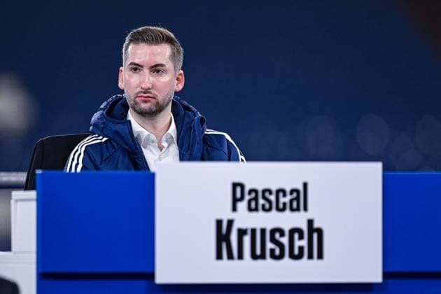 15.11.2025, Fussball, Testspiel, Saison 2025 2026, Mitgliederversammlung 2025 FC Schalke 04, Mitglied des Aufsichtsrats Pascal Krusch (FC Schalke 04) xRHR-FOTO YYx Copyright: KROEGER RHR-FOTOx RHR-FOTO YY