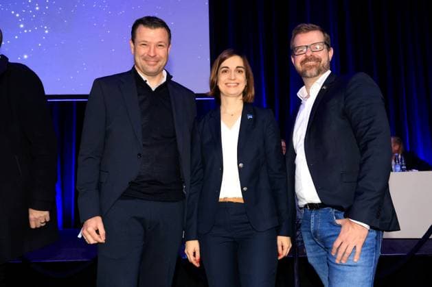 DEU, DFL, 2. FBL, Hertha BSC, Mitgliederversammlung, 15.11.2025, Messe Berlin, Berlin, DEU, DFL, 2. FBL, Hertha BSC, Mitgliederversammlung, im Bild Praesident Fabian Drescher (Hertha BSC Berlin), Anne Noske (Hertha BSC,Vize-Praesidentin), Benjamin Weber (Sportdirektor, Hertha BSC Berlin) DFL - regulations prohibit any use of Photographs as image sequences and or quasi-video