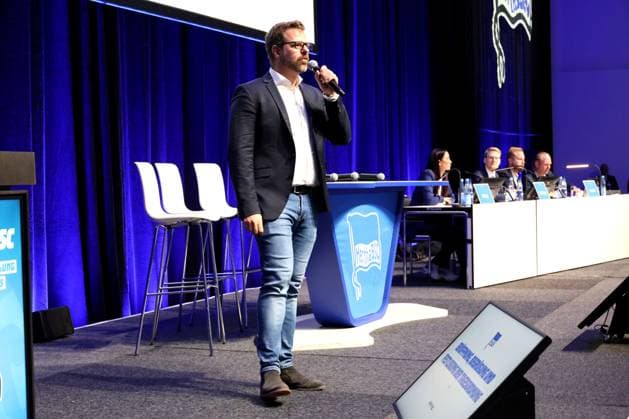 DEU, DFL, 2. FBL, Hertha BSC, Mitgliederversammlung, 15.11.2025, Messe Berlin, Berlin, DEU, DFL, 2. FBL, Hertha BSC, Mitgliederversammlung, im Bild Praesident Fabian Drescher (Hertha BSC Berlin) DFL - regulations prohibit any use of Photographs as image sequences and or quasi-video