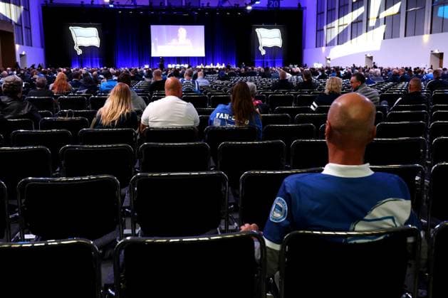 DEU, DFL, 2. FBL, Hertha BSC, Mitgliederversammlung, 15.11.2025, Messe Berlin, Berlin, DEU, DFL, 2. FBL, Hertha BSC, Mitgliederversammlung, im Bild Hertha-BSC Fans, Mitglieder DFL - regulations prohibit any use of Photographs as image sequences and or quasi-video