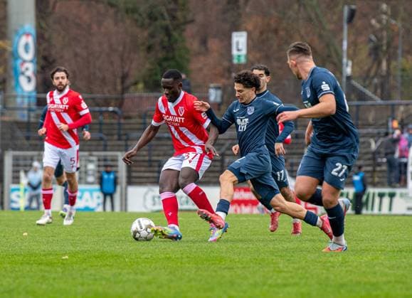 Fussball, Herren, Saison 2025 2026, Landespokal Brandenburg (Viertelfinale), SV Babelsberg 03 - FC Energie Cottbus, v.l. Merveille Biankadi (Energie Cottbus), Maurice Covic (Babelsberg), Gordon Büch (Babelsberg), 15.11. 2025, Copyright: xSebastianxRäppold MatthiasxKochx