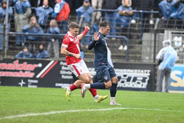 RECORD DATE NOT STATED Erik Engelhardt (18; FC Energie Cottbus) im Zweikampf mit einem Spieler von SV Babelsberg 03 Zweikampf um Ball Copyright: xSpeedshotx