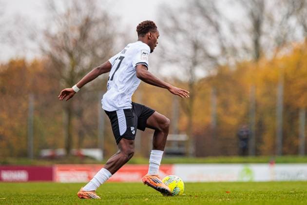 Chilohem Onuoha (SC Verl, 27) GER, 1. FC Gievenbeck vs. SC Verl, Fussball, Westfalenpokal, Viertelfinale, Spielzeit 2025 2026, 15.11.2025 DFL Regulations prohibit any use of photographers as image sequences and or quasi-video. GER, 1. FC Gievenbeck vs. SC Verl, Fussball, Westfalenpokal, Viertelfinale, Spielzeit 2025 2026, 15.11.2025 M?nster Copyright: xEibner-Pressefoto JanxRollingerx EP_JSK