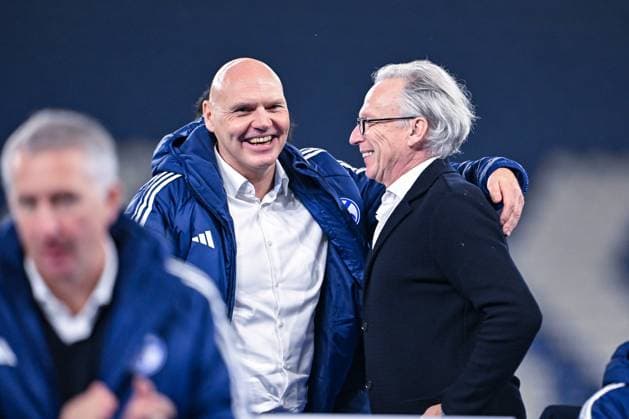 15.11.2025, Fussball, Testspiel, Saison 2025 2026, Mitgliederversammlung 2025 FC Schalke 04, Mitglied des Aufsichtsrats Holger Brauner (FC Schalke 04), Neues Mitglied des Aufsichtsrat Stefan Hegmanns (FC Schalke 04) xRHR-FOTO YYx Copyright: KROEGER RHR-FOTOx RHR-FOTO YY