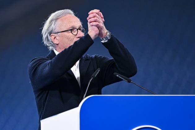 15.11.2025, Fussball, Testspiel, Saison 2025 2026, Mitgliederversammlung 2025 FC Schalke 04, Neues Mitglied des Aufsichtsrat Stefan Hegmanns (FC Schalke 04) bedankt sich bei den Mitgliedern. xRHR-FOTO YYx Copyright: KROEGER RHR-FOTOx RHR-FOTO YY