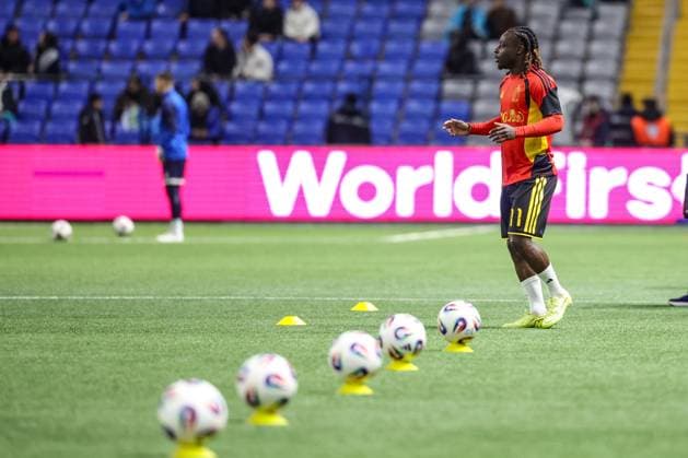 Belgium s Jeremy Doku pictured in action during the warming-up for a soccer game between Kazakhstan and Belgium s Red Devils, Saturday 15 November 2025 in Astana, Kazakhstan, qualification game 7 8 for the 2026 FIFA World Cup, WM, Weltmeisterschaft, Fussball VIRGINIExLEFOUR  x141763522x