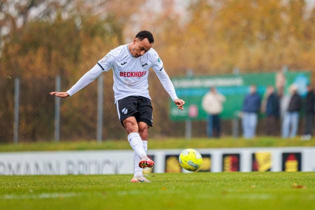 Tobias Knost (SC Verl, 21) GER, 1. FC Gievenbeck vs. SC Verl, Fussball, Westfalenpokal, Viertelfinale, Spielzeit 2025 2026, 15.11.2025 DFL Regulations prohibit any use of photographers as image sequences and or quasi-video. GER, 1. FC Gievenbeck vs. SC Verl, Fussball, Westfalenpokal, Viertelfinale, Spielzeit 2025 2026, 15.11.2025 M?nster Copyright: xEibner-Pressefoto JanxRollingerx EP_JSK