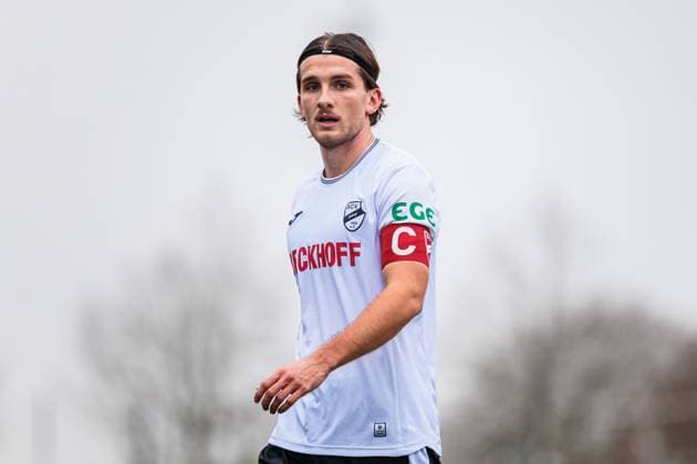 Julian Stark (SC Verl, 07) GER, 1. FC Gievenbeck vs. SC Verl, Fussball, Westfalenpokal, Viertelfinale, Spielzeit 2025 2026, 15.11.2025 DFL Regulations prohibit any use of photographers as image sequences and or quasi-video. GER, 1. FC Gievenbeck vs. SC Verl, Fussball, Westfalenpokal, Viertelfinale, Spielzeit 2025 2026, 15.11.2025 M?nster Copyright: xEibner-Pressefoto JanxRollingerx EP_JSK
