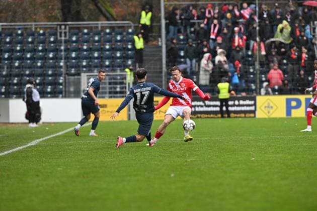 RECORD DATE NOT STATED Henry Rorig (3; FC Energie Cottbus) im Zweikampf mit Gordon Büch (27; SV Babelsberg 03) um den Ball Zweikampf um Ball Copyright: xSpeedshotx