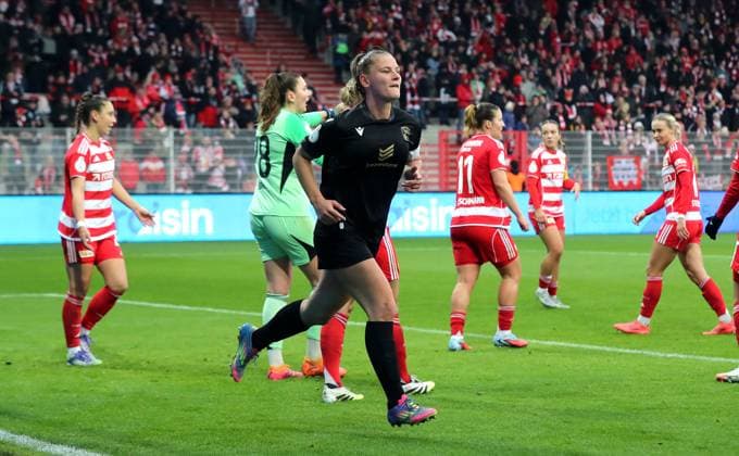 Toma Ihlenburg jubelt nach 0:1 Freude Emotion Jubel Fußball Fussball DFB Pokal Damen Frauen Achtelfinale Saison 2025 2026 15.11.2025 1.FC Union Berlin vs. FC Carl Zeiss Jena DFL regulations prohibit any use of photographs as image sequences and or quasi-video