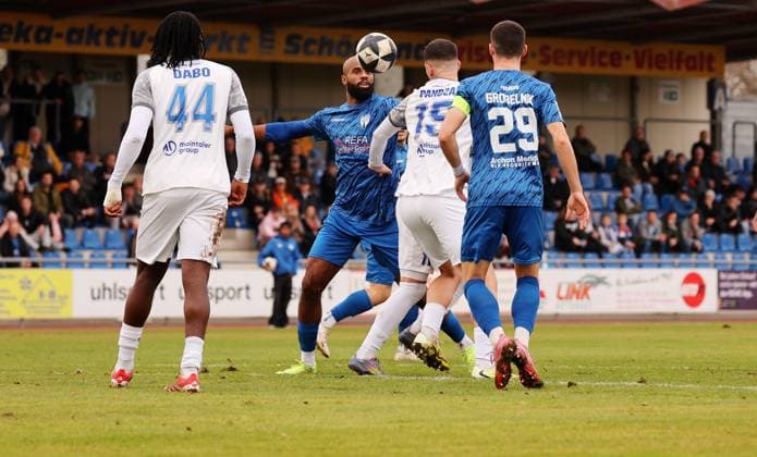 15.11.2025, Deutschland, Freiberg, Fussball Regionalliga Südwest, SGV Freiberg vs. FC Bayern Alzenau, Meghon Valpoort (SGV)