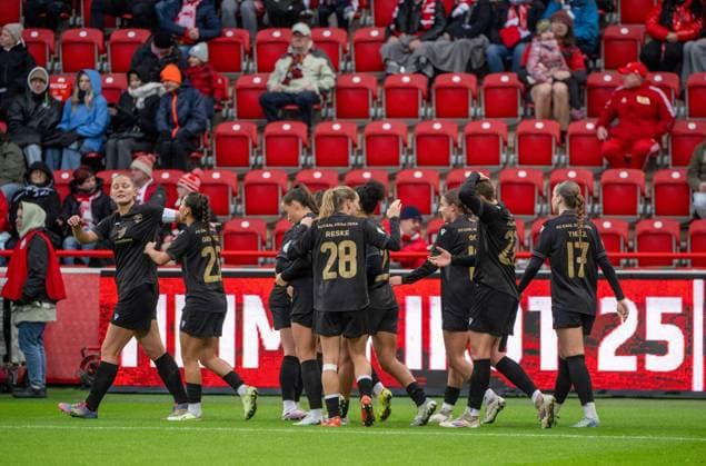 Fußball, Frauen, Saison 2025 2026, DFB-Pokal (Achtelfinale), 1. FC Union Berlin - FC Carl Zeiss Jena, Jenaer Jubel nach Tor zum 0:1, 15.11. 2025, Copyright: xMatthiasxKochx