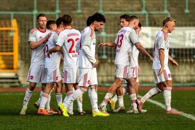 Regionalliga Bayern: Schwaben Augsburg vs 1. FC Nürnberg II, 15.11.2025 Jubel bei Nürnberg nach dem 0:1Führungstreffer , Augsburg, 14.11.2025 - 18. Spieltag der Regionalliga Bayern, Schwaben Augsburg vs 1. FC Nürnberg II, Augsburg Rosenaustadion Copyright: xBEAUTIFULxSPORTS Märklx