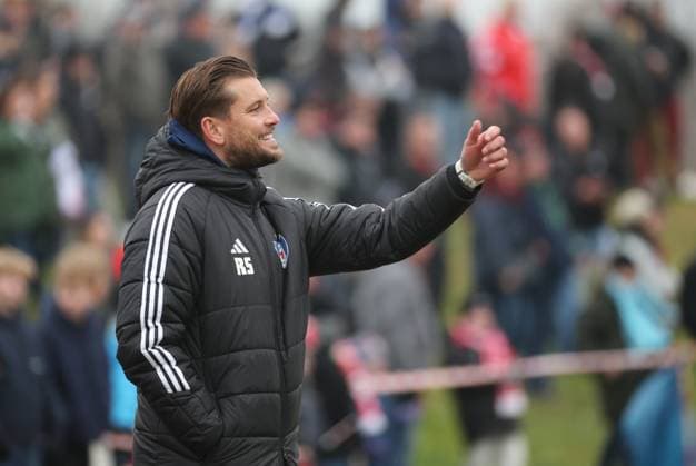 151125 Halle Saale Sachsen Anhalt Leuna Chemie Stadion Fußball Hallescher FC Halle HFC Regionalliga Nordost 4. Liga Männer Saison 2025 2026 Landespokal Turbine Halle -HFC Trainer Robin Seidenglanz ( Turbine Halle )
