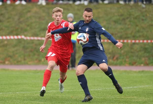 151125 Halle Saale Sachsen Anhalt Leuna Chemie Stadion Fußball Hallescher FC Halle HFC Regionalliga Nordost 4. Liga Männer Saison 2025 2026 Landespokal Turbine Halle -HFC Marc Hesse ( Turbine Halle ) Lucas Ehrlich (Hallescher FC)