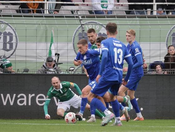 Marvin Thiel (VfB Luebeck), Thorben Deters (SV Meppen) Fussball, Herren, Saison 2025 2026, RL-Nord, VfB Luebeck gegen SV Meppen DFL REGULATIONS PROHIBIT ANY USE OF PHOTOGRAPHS AS IMAGE SEQUENCES AND OR QUASI-VIDEO.