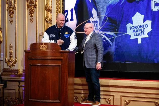 251115 Mats Sundin has been awarded the inaugural Börje Salming Courage Award during an event hosted by NHLAA on November 15, 2025 in Stockholm. Photo: Jesper Zerman BILDBYRAN kod JZ JZ0644 SWEDEN AND NORWAY ONLY - NO SYNDICATION ishockey Ice hockey, Eishockey NHL, Eishockey Herren, USA alumni association börje salming courage award Copyright: JESPERxZERMAN BB251115JZ067