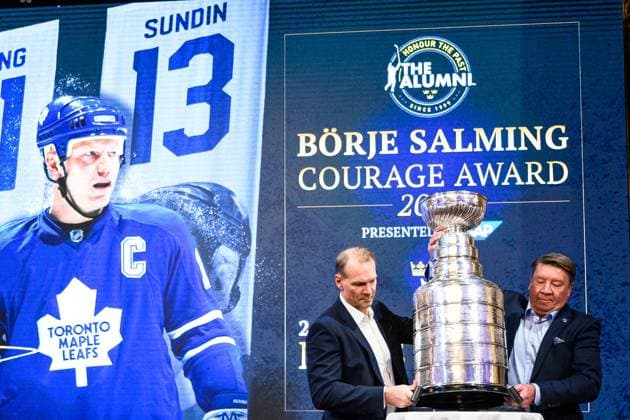 251115 Nicklas Lidström and Jari Kurri with the Stanley Cup during an event hosted by NHLAA on November 15, 2025 in Stockholm. Photo: Jesper Zerman BILDBYRAN kod JZ JZ0644 SWEDEN AND NORWAY ONLY - NO SYNDICATION ishockey Ice hockey, Eishockey NHL, Eishockey Herren, USA alumni association börje salming courage award Copyright: JESPERxZERMAN BB251115JZ068