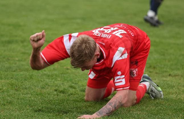 151125 Halle Saale Sachsen Anhalt Leuna Chemie Stadion Fußball Hallescher FC Halle HFC Regionalliga Nordost 4. Liga Männer Saison 2025 2026 Landespokal Turbine Halle -HFC verärgert Lucas Ehrlich (Hallescher FC)