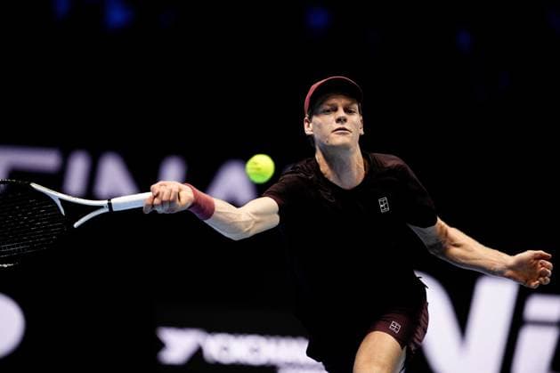 Italy s Jannik Sinner returns the ball to Australia s Alex de Minaur during the singles semi-finals tennis match of the ATP, Tennis Herren World Tour Finals at the Inalpi Arena in Turin, Italy - Saturday, Nov. 15, 2025. -  Copyright: xMarcoxAlpozzi LaPressex