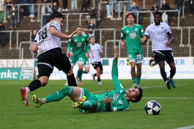 15.11.2025, Fussball, Herren, Regionalliga Südwest, Saison 2025 2026, FC 08 Homburg - SV Sandhausen, Nicolas Jörg (FC 08 Homburg), Berk Inaler (SV Sandhausen) Homburg Waldstadion Saarland Deutschland (DEU) Copyright: xSebastianxBachx