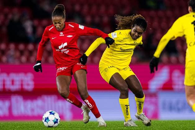 251115 Cassandra Ella Archontoulis Bogere of Brann and Imani Jordyn Jenkins of Bodo Glimt during the Toppserien football match between Brann and Bodo Glimt on November 15, 2025 in Bergen. Photo: Marius Simensen BILDBYRAN Cop 238 bbeng bodo glimt brann dam football fotball fotboll tfk toppserien Copyright: MARIUSxSIMENSEN BB251115BB646