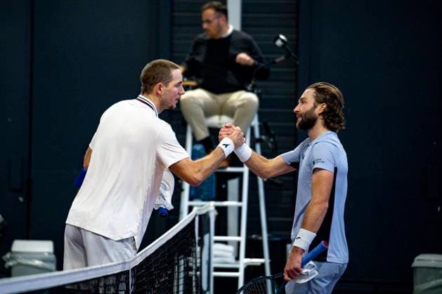 TENNIS : Finale All In Open Auvergne Rhone-Alpes - Decines - 15 11 2025 Jan-Lennard STRUFF remporte la finale simple face Ã Liam BROADY lors du tournoi ATP, Tennis Herren Challenger 75 au ALL IN Country Club Ã DÃ cines-Charpieu le 15 11 2025. Photo Sandrine Thesillat PeNewZ  Copyright: xSandrinexThesillatx