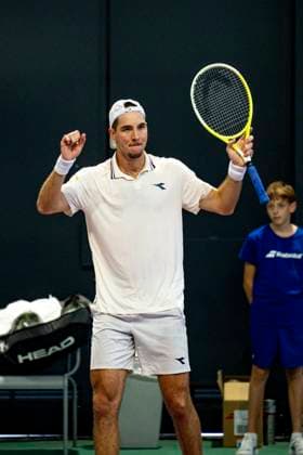 TENNIS : Finale All In Open Auvergne Rhone-Alpes - Decines - 15 11 2025 Jan-Lennard STRUFF remporte la finale simple face Ã Liam BROADY lors du tournoi ATP, Tennis Herren Challenger 75 au ALL IN Country Club Ã DÃ cines-Charpieu le 15 11 2025. Photo Sandrine Thesillat PeNewZ  Copyright: xSandrinexThesillatx