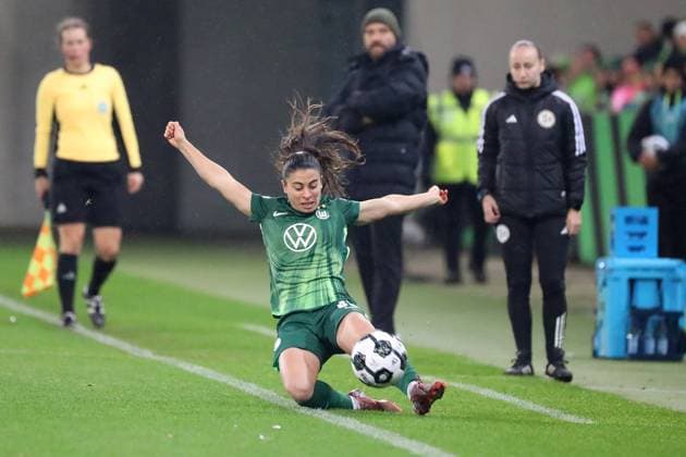VfL vs Freiburg, DFB-Pokal Frauen Wolfsburg, 15.11.2025, FUßBALL - VfL Wolfsburg vs. SC Freiburg, DFB-Pokal Frauen, Achtelfinale, Saison 2024 25. Judit Pujols (VfL Wolfsburg) Wolfsburg