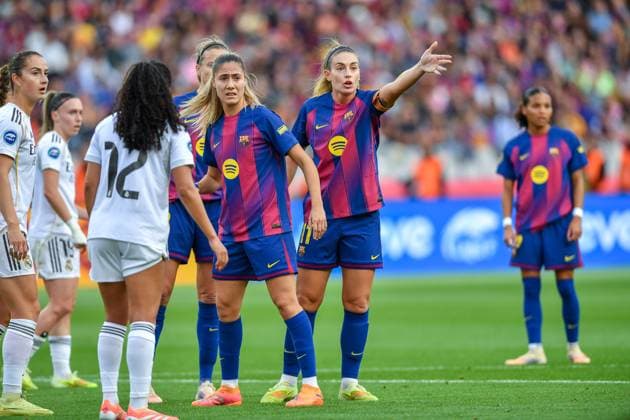 FC Barcelona, Barca v REAL MADRID. LLUIS COMPANYS OLYMPIC STADIUM,BARCELONA. November 15,2025 FC BARCELONA vs REAL MADRID. November 15,2025 Alexia Putellas (11) of FC Barcelona reacts during the match between FC Barcelona and Real Madrid corresponding to the eleventh day of the La Liga F Moeve at Lluis Companys Olympic Stadium of Montjuic in Barcelona, Spain, on November 15, 2025. Barcelona ESP Copyright: xS.xRosx