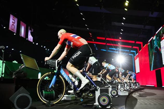 2025 UCI Cycling Esports World Championships powered by MyWhoosh Picture by Alex Whitehead SWpix.com - 15 11 2025 - Cycling - 2025 UCI Cycling Esports World Championships powered by MyWhoosh - Space42 Arena, Abu Dhabi, UAE - Elite Men - Havard Gjeldnes (Norway) Abu Dhabi Space42 Arena United Arab Emirates Copyright: x xSWpix.comx(t axPhotographyxHubxLtd)xAlexxWhitehead SWpix.comx SWP-3030-12150