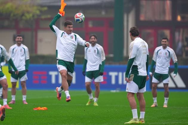 ItalyÕs Giovanni di Lorenzo during the training session the day before the match between Italy and Norway , Carnago (Va) , north Italy - Saturday , November 15 , 2025. - Soccer .  Copyright: xSpada LaPressex
