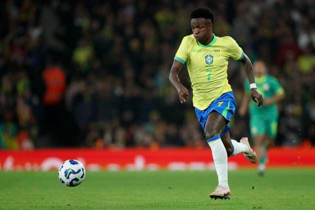 Brazil v Senegal - International Friendly, Länderspiel, Nationalmannschaft Vinicius Junior of Brazil on the ball during the international friendly match between Brazil and Senegal at Emirates Stadium on November 15, 2025 in London, England. London Emirates Stadium England United Kingdom Copyright: xNealxSimpson Sportsphoto APLx 14141649