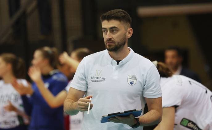 Stuttgart , Volleyball Bundesliga Allianz MTV Stuttgart vs. Binder Blaubären Flacht , Manuel Hartmann ( Trainer Flacht )