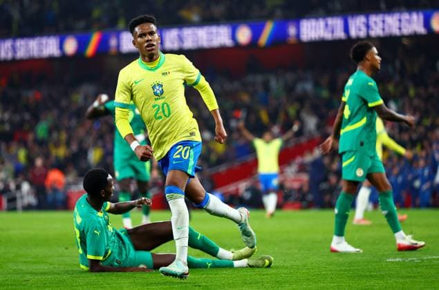 Estevao of Brazil celebrates scoring a goal after making the score 1-0. Brazil v Senegal, International Friendly, Länderspiel, Nationalmannschaft Football, Emirates Stadium, London, UK - 15 Nov 2025London Emirates Stadium United Kingdom EDITORIAL USE ONLY No use with unauthorised audio, video, data, fixture lists, club league logos or live services. Online in-match use limited to 120 images, no video emulation. No use in betting, games or single club league player publications. Copyright: xJamesxMarsh Shutterstockx 15786138bc