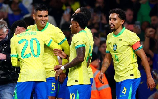 Casemiro of Brazil celebrates scoring a goal after making the score 2-0. Brazil v Senegal, International Friendly, Länderspiel, Nationalmannschaft Football, Emirates Stadium, London, UK - 15 Nov 2025London Emirates Stadium United Kingdom EDITORIAL USE ONLY No use with unauthorised audio, video, data, fixture lists, club league logos or live services. Online in-match use limited to 120 images, no video emulation. No use in betting, games or single club league player publications.  Copyright: xJamesxMarsh Shutterstockx 15786138br