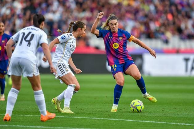 FC Barcelona, Barca v REAL MADRID. LLUIS COMPANYS OLYMPIC STADIUM,BARCELONA. November 15,2025 FC BARCELONA vs REAL MADRID. November 15,2025 Alexia Putellas (11) of FC Barcelona during the match between FC Barcelona and Real Madrid corresponding to the eleventh day of the La Liga F Moeve at Lluis Companys Olympic Stadium of Montjuic in Barcelona, Spain, on November 15, 2025. Barcelona ESP Copyright: xS.xRosx