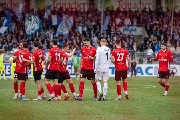 SG Sonnenhof Großaspach vor dem Spielbeginn, SG Sonnenhof Großaspach vs. SV Stuttgarter Kickers, Fussball, Regionalliga Südwest, 17. Spieltag, Saison 2025 2026, 15.11.2025 SG Sonnenhof Großaspach vs. SV Stuttgarter Kickers, Fussball, Regionalliga Südwest, 17. Spieltag, Saison 2025 2026, 15.11.2025 Aspach Copyright: xEibner-Pressefoto PhilipxZieglerx EP_PZR