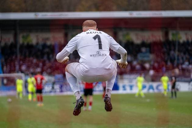 Maximilian Reule (SG Sonnenhof Großaspach, 01), SG Sonnenhof Großaspach vs. SV Stuttgarter Kickers, Fussball, Regionalliga Südwest, 17. Spieltag, Saison 2025 2026, 15.11.2025 SG Sonnenhof Großaspach vs. SV Stuttgarter Kickers, Fussball, Regionalliga Südwest, 17. Spieltag, Saison 2025 2026, 15.11.2025 Aspach Copyright: xEibner-Pressefoto PhilipxZieglerx EP_PZR