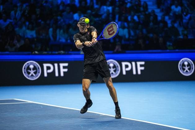 Nitto ATP, Tennis Herren Finals 2025 - Day 7 Alex de Minaur of Australia plays in the Men s Singles Round match against Jannik Sinner of Italy during day seven of the Nitto ATP Finals 2025 at Inalpi Arena in Turin, Italy, on November 15, 2025. Turin Turin Italy  Copyright: xMiguelxReisx originalFilename:reis-notitle251115_npQSP.jpg