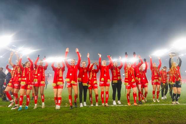 Top football series 2025 Brann Bodo Glimt Bergen 20251115 Brann celebrates the league championship after the 8 0 victory against Bodo Glimt at Brann Stadium Photo Silje Katrine Robinson NTB Bergen Norway EDITORIAL USE ONLY RESTRICTED USE FOR BETTING COMPANIES  Copyright: xSiljexKatrinexRobinsonx xNTBx
