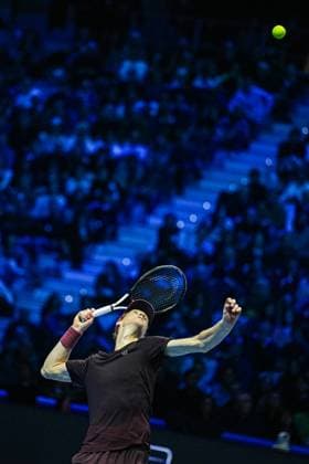 Nitto ATP, Tennis Herren Finals 2025 - Day 7 Jannik Sinner of Italy plays in the Men s Singles Round match against Alex de Minaur of Australia during day seven of the Nitto ATP Finals 2025 at Inalpi Arena in Turin, Italy, on November 15, 2025. Turin Turin Italy  Copyright: xMiguelxReisx originalFilename:reis-notitle251115_npF6s.jpg