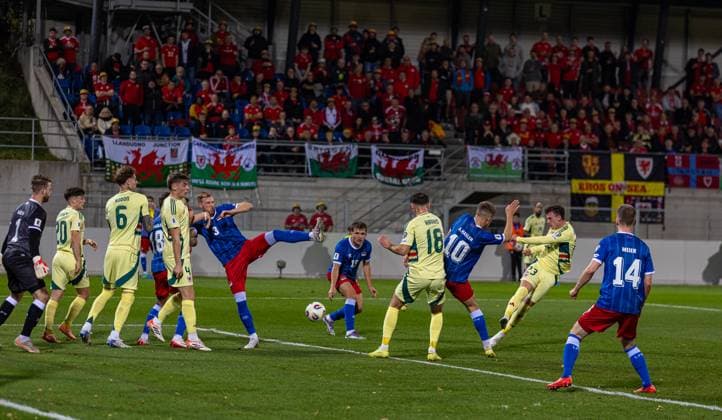 Football - FIFA World Cup, WM, Weltmeisterschaft, Fussball 2026 Qualifying - Group J - Liechtenstein v Wales VADUZ, LIECHTENSTEIN - Saturday, November 15, 2025: Wales Nathan Broadhead scores the first goal during the FIFA World Cup 2026 Qualifying Group J match between Liechtenstein and Wales at the Rheinpark Stadion. (Photo by David Rawcliffe Propaganda) VADUZ Rheinpark Stadion VADUZ LIECHTENSTEIN  Copyright: xDavidxRawcliffex P2025-11-15-Liechenstein_Wales-41