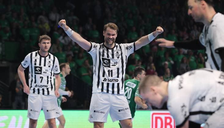 Petter Overby jubelt Freude Emotion Jubel Handball HBL Bundesliga Herren 12. Spieltag Saison 2025 2026 15.11.2025 Füchse Berlin vs THW Kiel