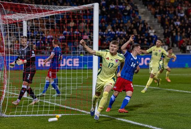 Football - FIFA World Cup, WM, Weltmeisterschaft, Fussball 2026 Qualifying - Group J - Liechtenstein v Wales VADUZ, LIECHTENSTEIN - Saturday, November 15, 2025: Wales Jordan James celebrates after scoring the first goal during the FIFA World Cup 2026 Qualifying Group J match between Liechtenstein and Wales at the Rheinpark Stadion. (Photo by David Rawcliffe Propaganda) VADUZ Rheinpark Stadion VADUZ LIECHTENSTEIN  Copyright: xDavidxRawcliffex P2025-11-15-Liechenstein_Wales-67