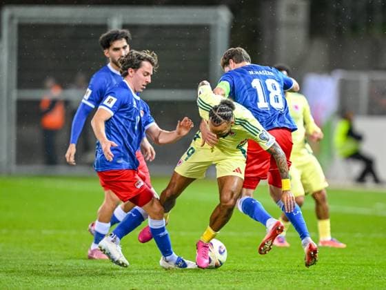 Simon Luechinger (Liechtenstein), Sorba Thomas (Wales) und Julien Hasler (Liechtenstein) battle for the ball during the FIFA World Cup, WM, Weltmeisterschaft, Fussball 2026 qualifier match between Liechtenstein and Wales at Rheinpark Stadion on November 15, 2025 in Vaduz, Liechtenstein. (Photo by Harry Langer DeFodi Images)